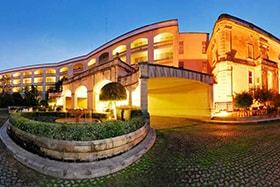 Hotel Corinthia Palace Hotel & SPA - Einfahrt